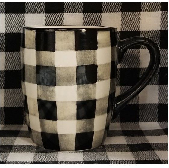 Black & White Gingham Mug with Basket of Apples Scent